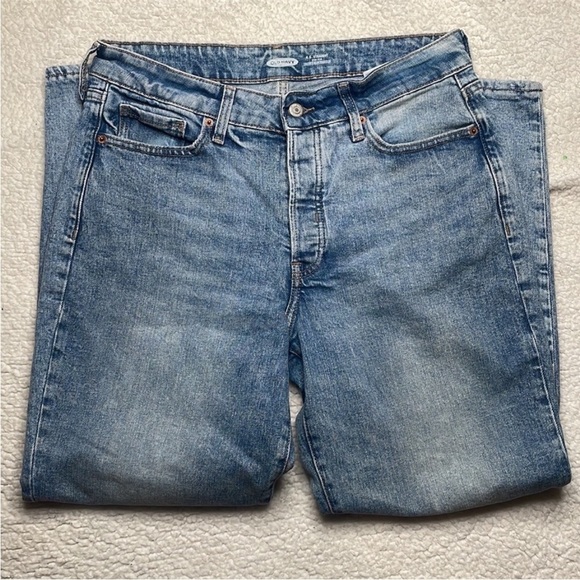 Old Navy O. G Straight High Rise Button Fly 
Size 10 - Picture 5 of 9